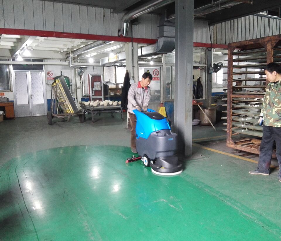 環(huán)氧地面用洗地機(jī) 容恩